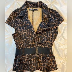 Cute leopard silky top! Button down with belt included. Stylish & great w jeans.